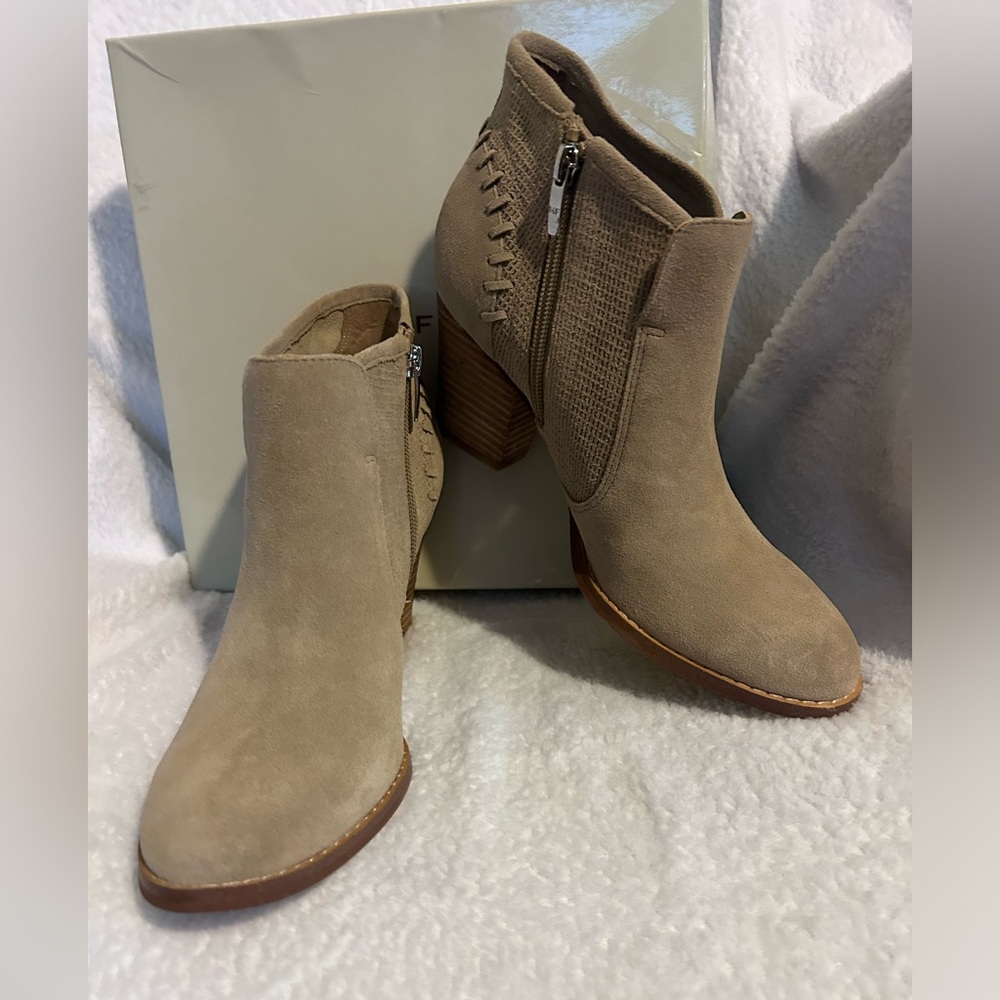 Marc fisher booties, model cadis , size 8,